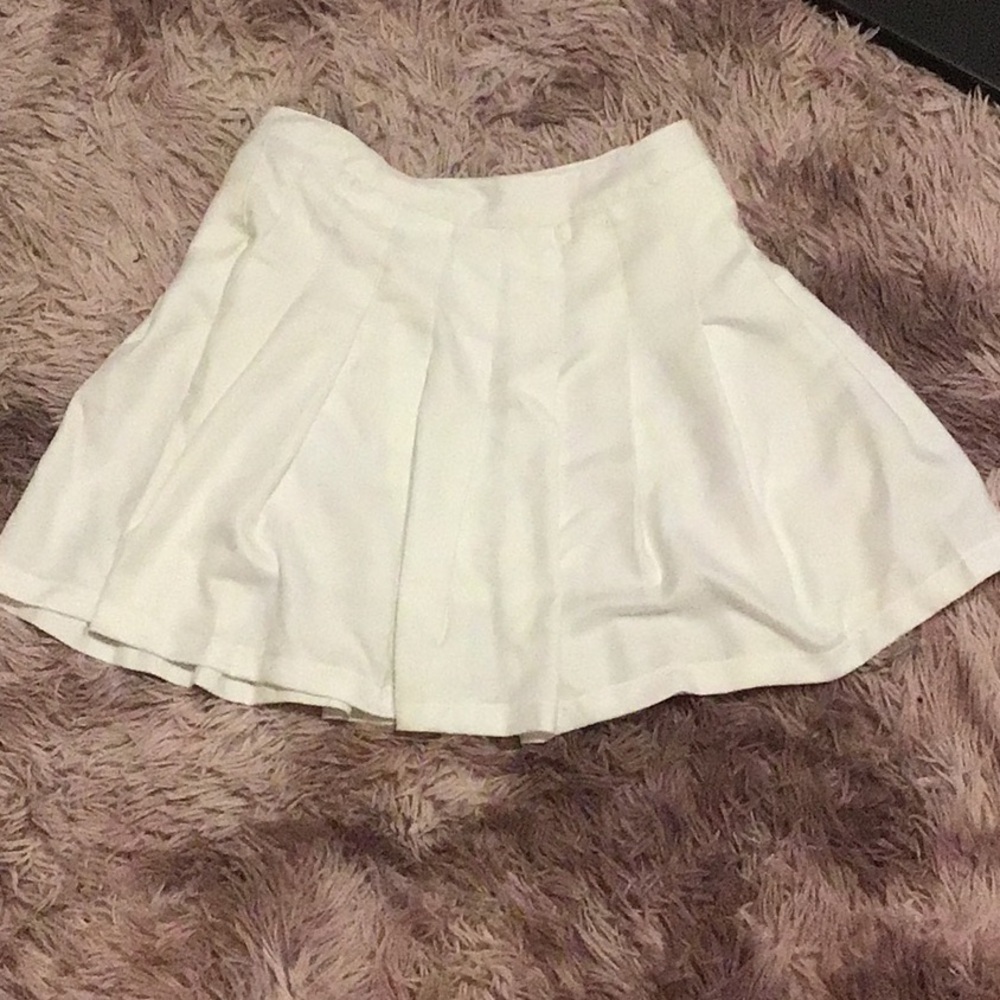 Alo Yoga White Varsity Tennis Mini Skirt